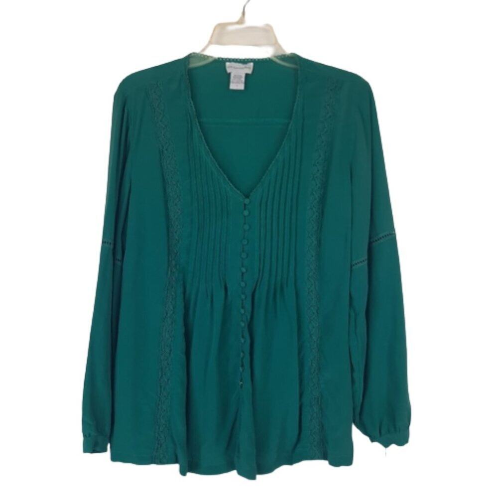 Soft Surrounding green button down 100% silk size Medium